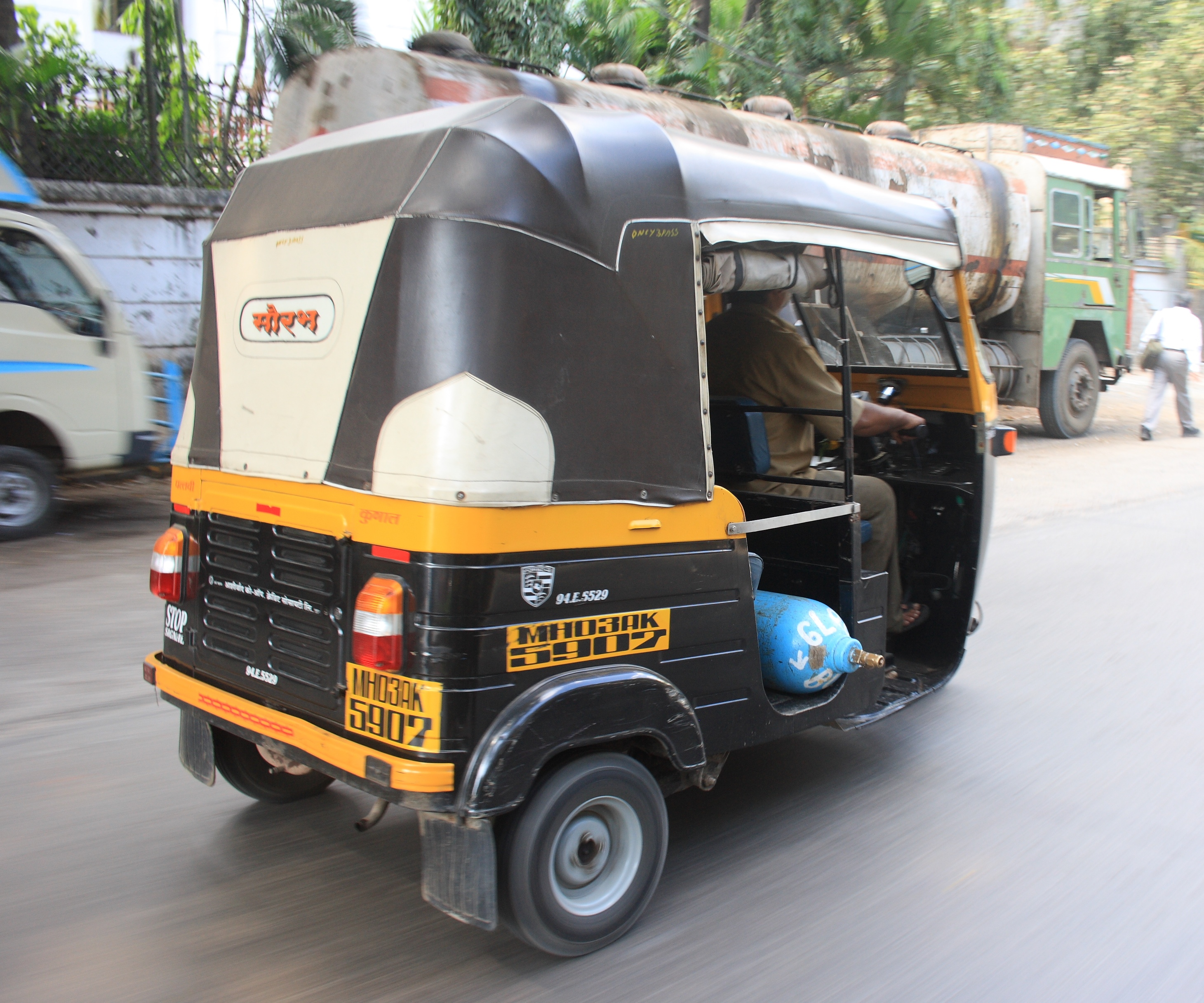 mumbai-s-auto-rickshaw-drivers-feel-the-coronavirus-pinch-newsclick